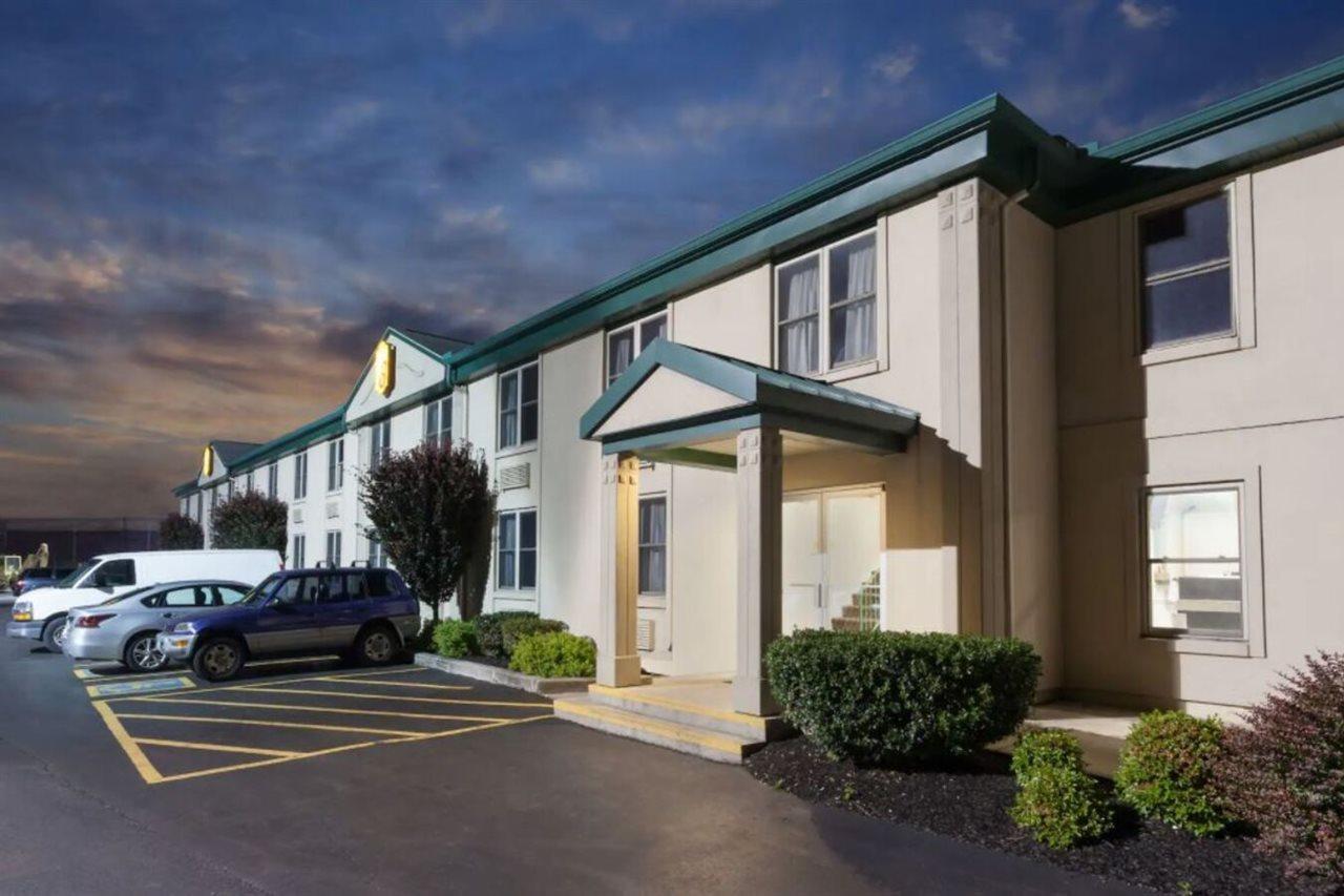 Super 8 By Wyndham Harrisburg Hershey West Extérieur photo